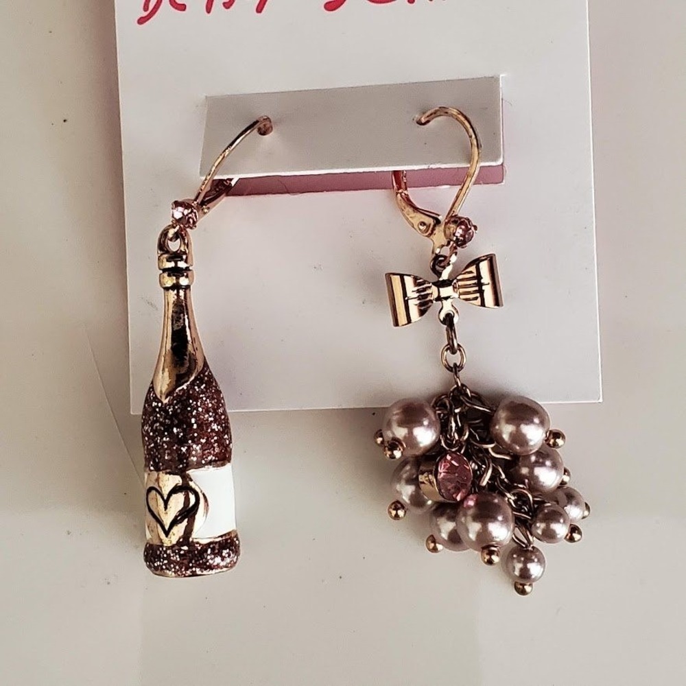 Betsey Johnson Champagne Bottle and Bubble Cluster Mismatched Earrings Rose Gold - Picture 9 of 9